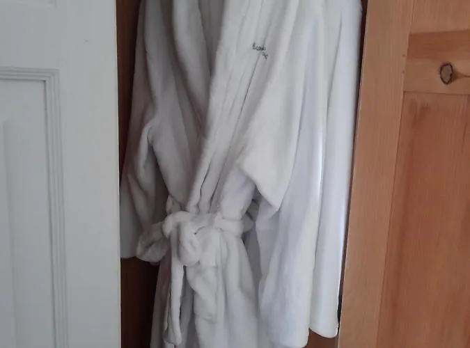 Ashwood House Hotel 4*